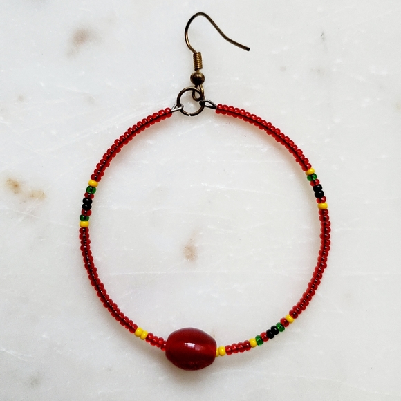 Beaded hoop earrings with Carribean colors - Picture 4 of 4